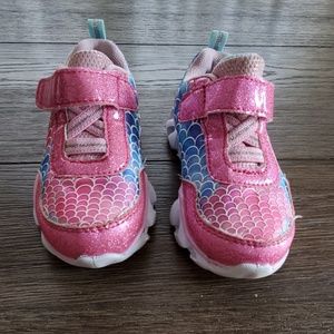 Light up tennis shoes